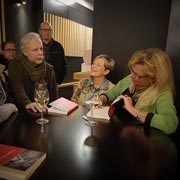 Présentation du roman de Sylvie Roge "J'ai appris à me taire". Présentation du roman de Sylvie Roge "J'ai appris à me taire".